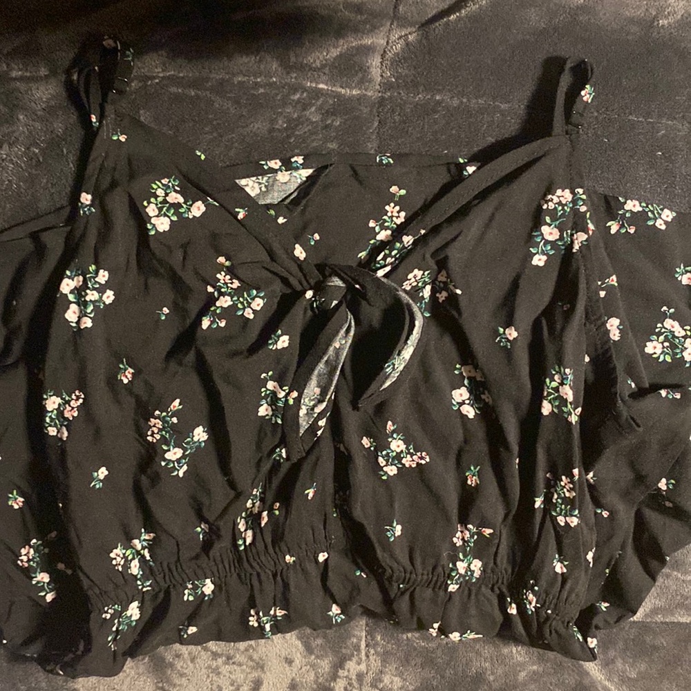 Cute summer dress bought it for when I went on a vacation but only wore it once
